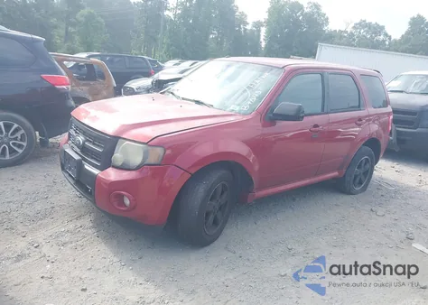 2010 Ford Escape Xlt z USA, uszkodzony, nr VIN 1FMCU0DG3AKB76938